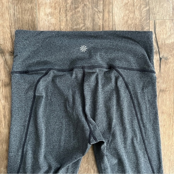 Athleta Cropped Capri Leggings Size Medium - Picture 7 of 11